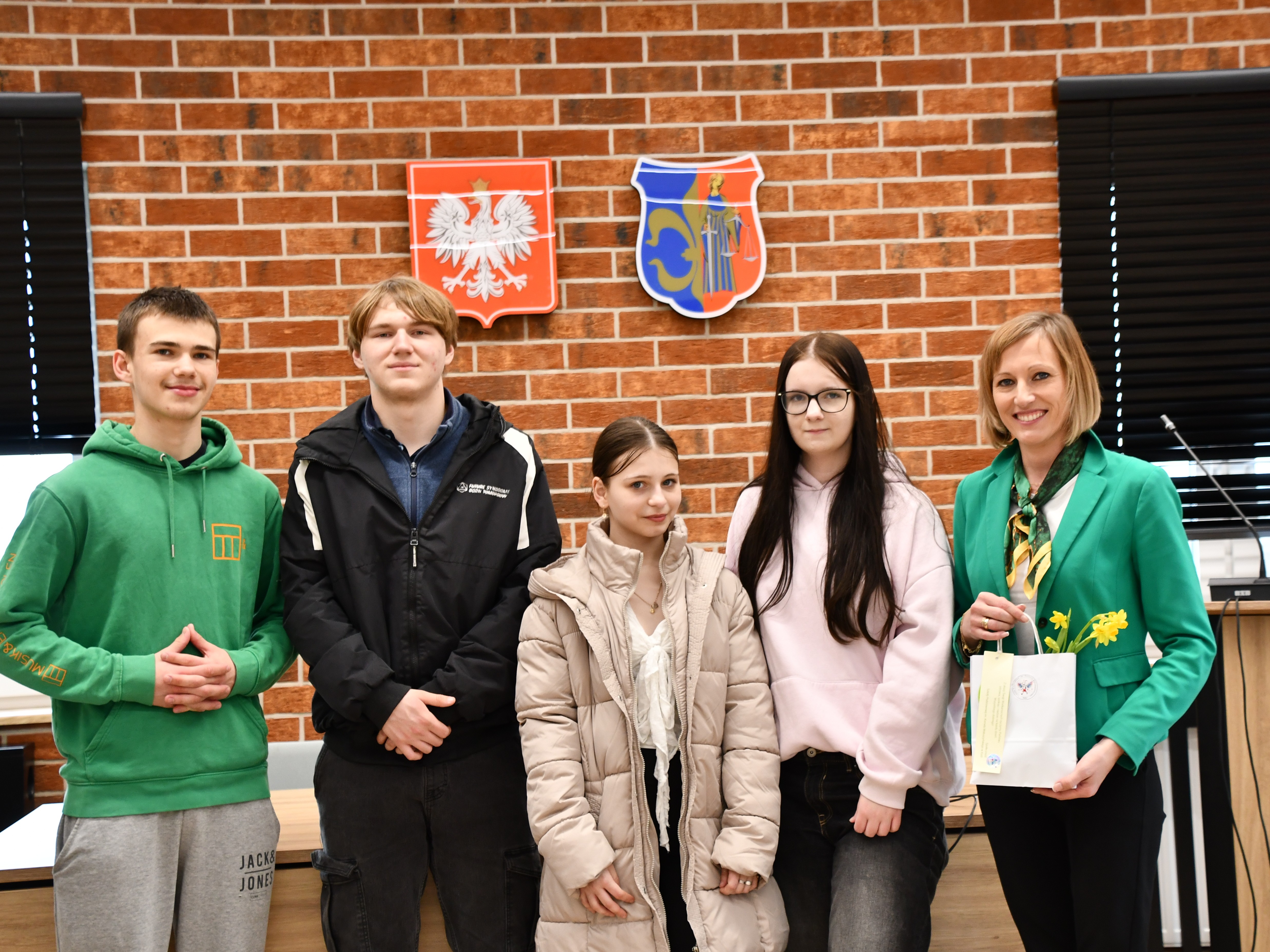 UCZNIOWIE Z ŻYCZENIAMI W URZĘDZIE