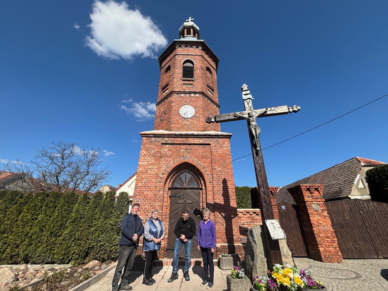 ZAKOŃCZONO REMONT ZABYTKOWYCH KAPLIC W CHOCIEMYŚLI I W KOZICH DOŁACH