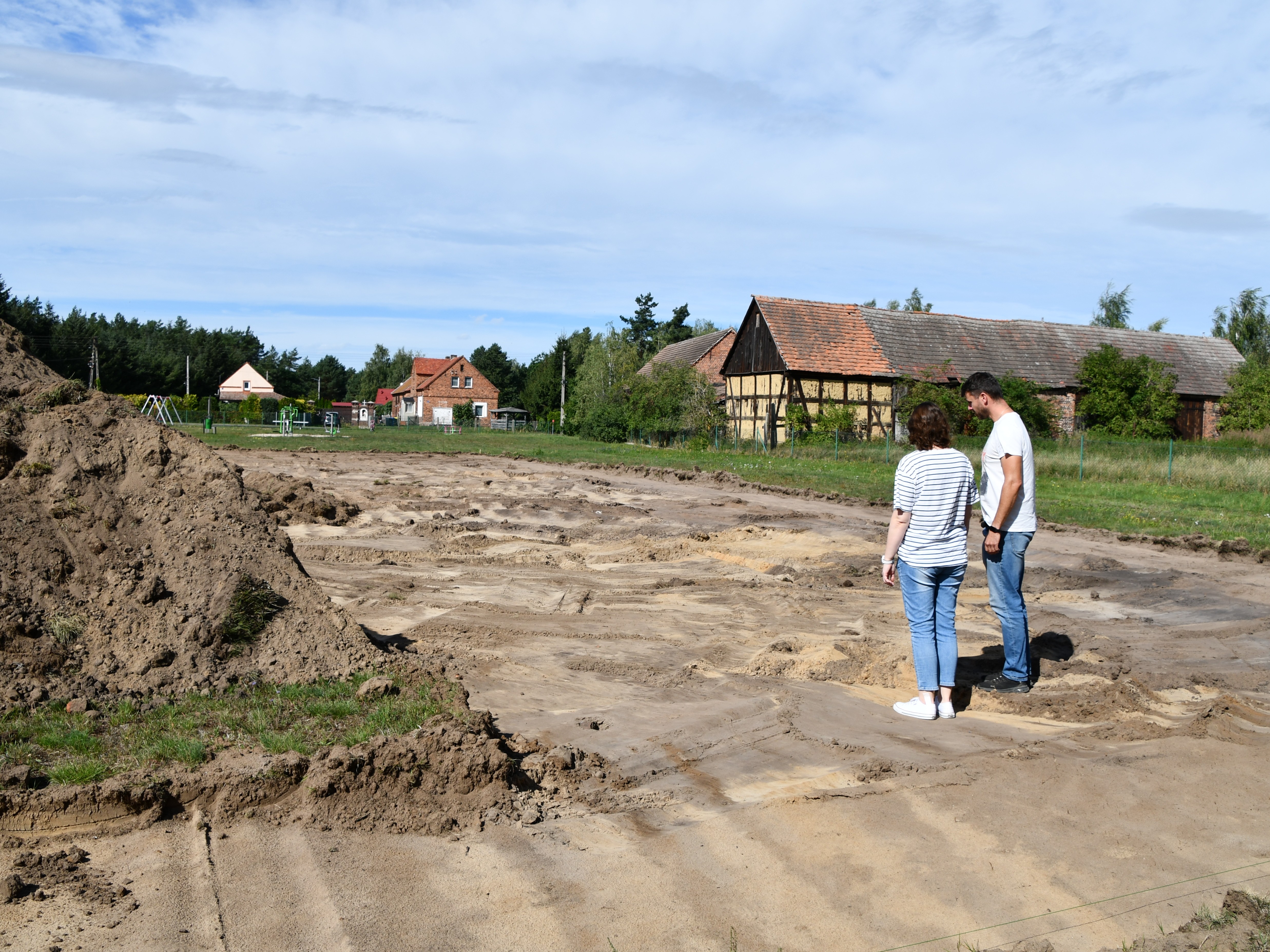 Rozpoczęły się prace związane z budową boiska wielofunkcyjnego w Krzekotówku