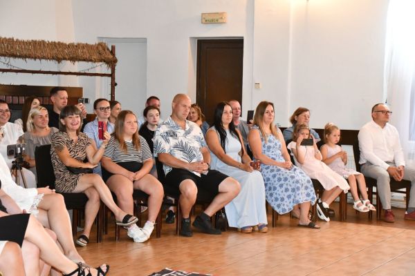 dsc-0442A5663C7D-C692-29CD-C9B8-B1C34CAF43CF.jpg