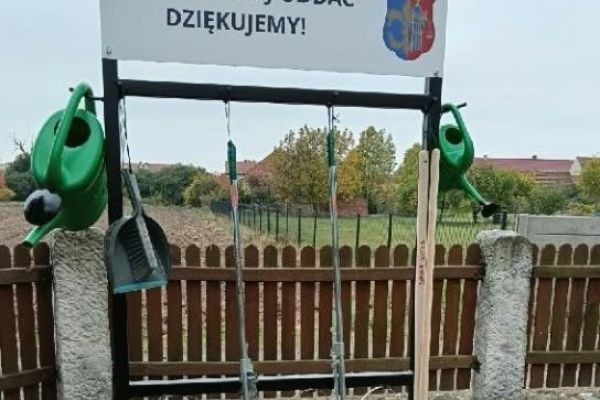 eemciqqj76E5D56D-FF8C-F00E-FB03-3D64E0493E43.jpg