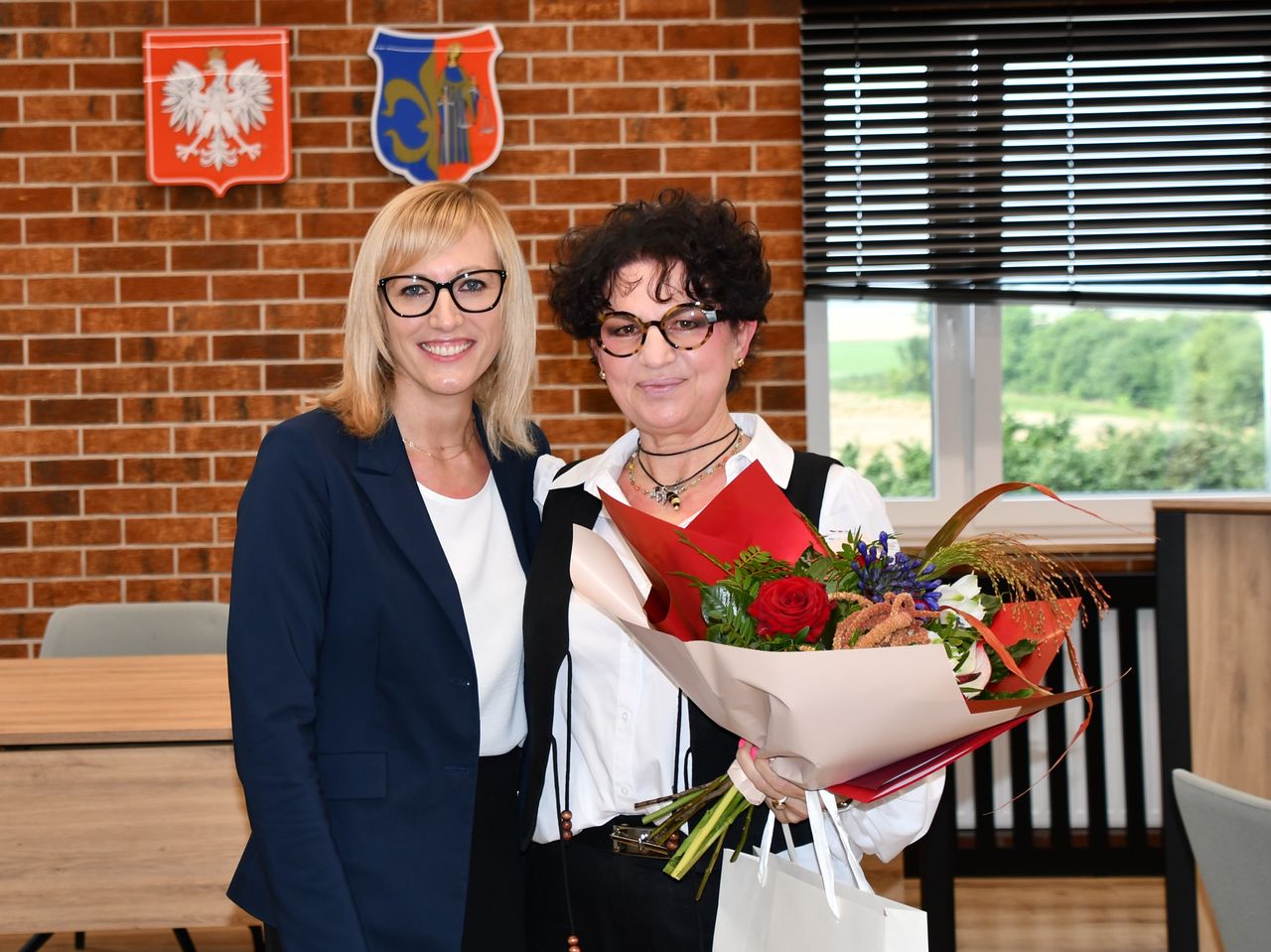 JUBILEUSZ 40-LECIA PRACY ZAWODOWEJ I PRZEJŚCIE NA EMERYTURĘ PANI KRYSTYNY HORYŃ